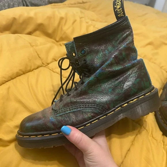 Green/blue shiny Doc Martens! - Picture 3 of 6